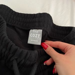TNA cozy fleece boyfriend sweatpants